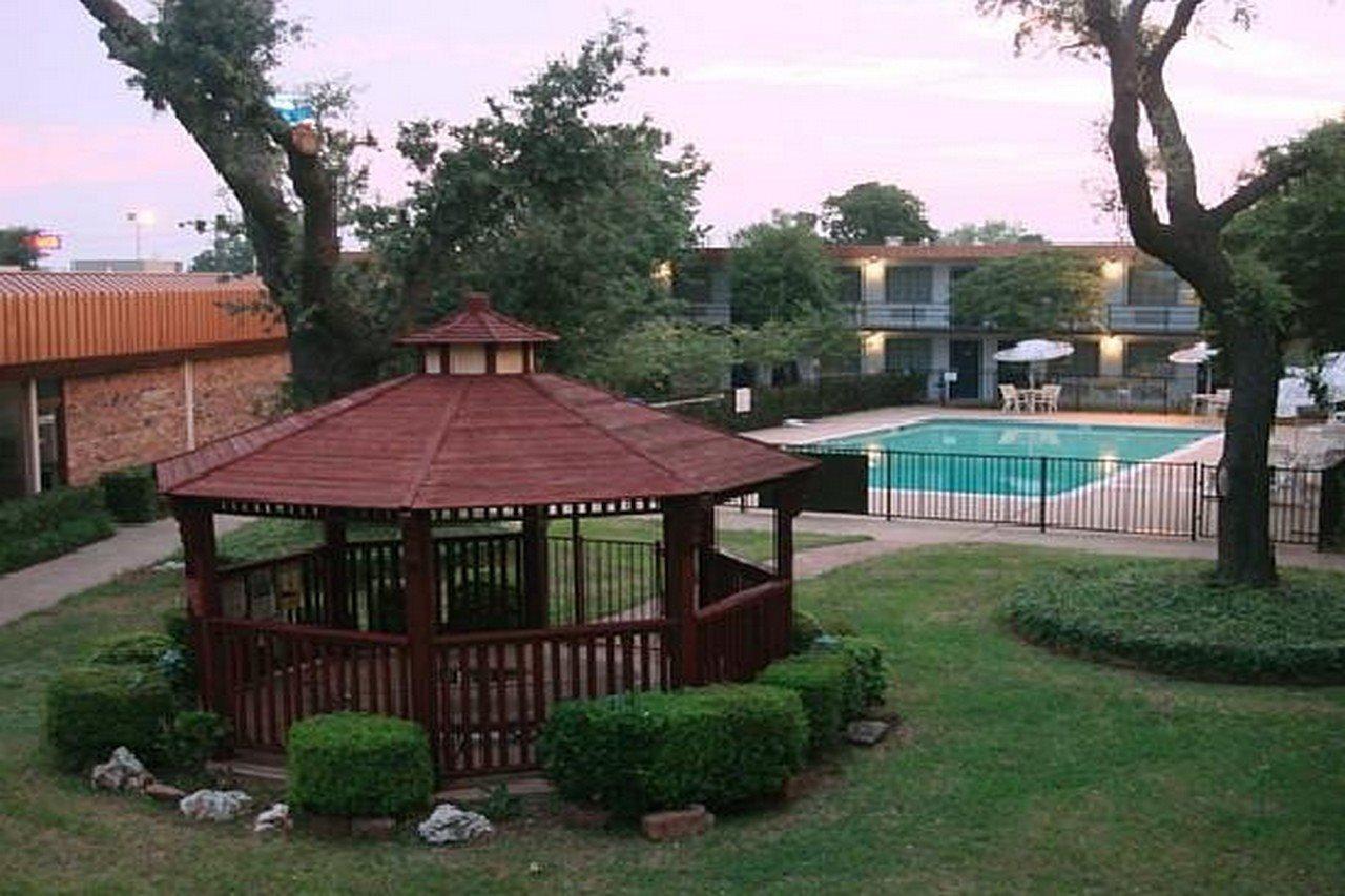 Americas Value Worth/hurst Motel Richland Hills