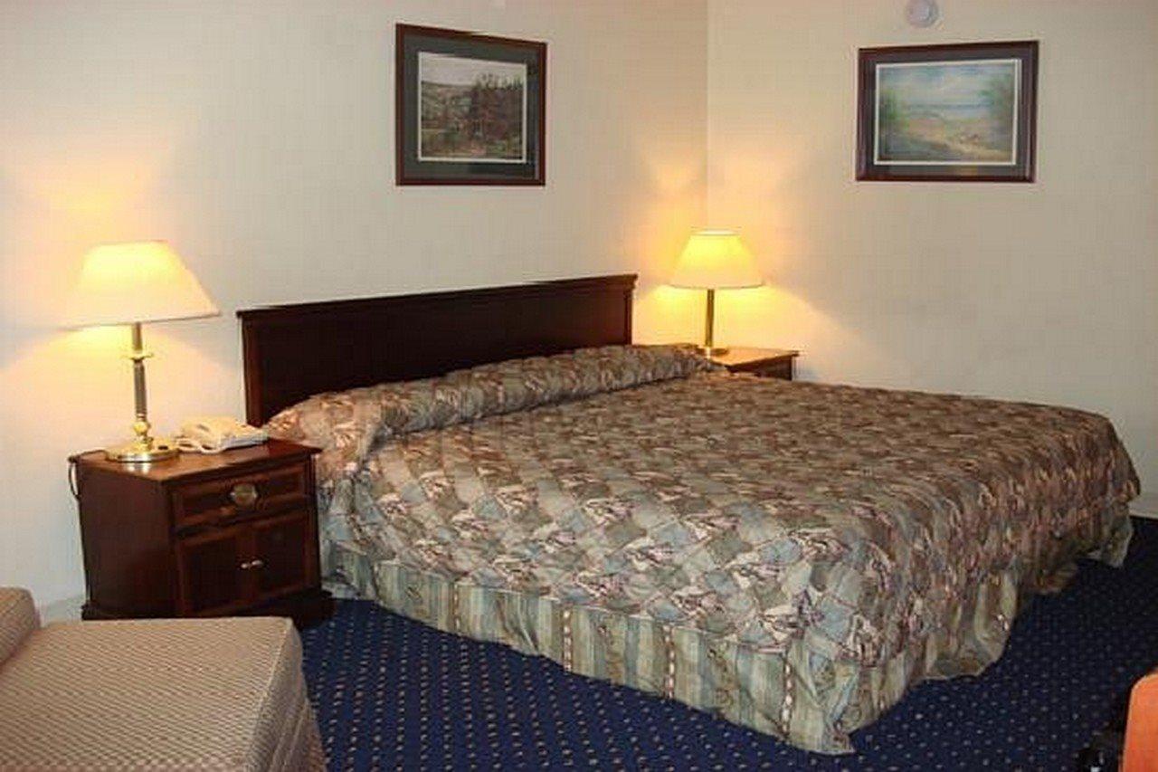 Americas Value Worth/hurst Motel