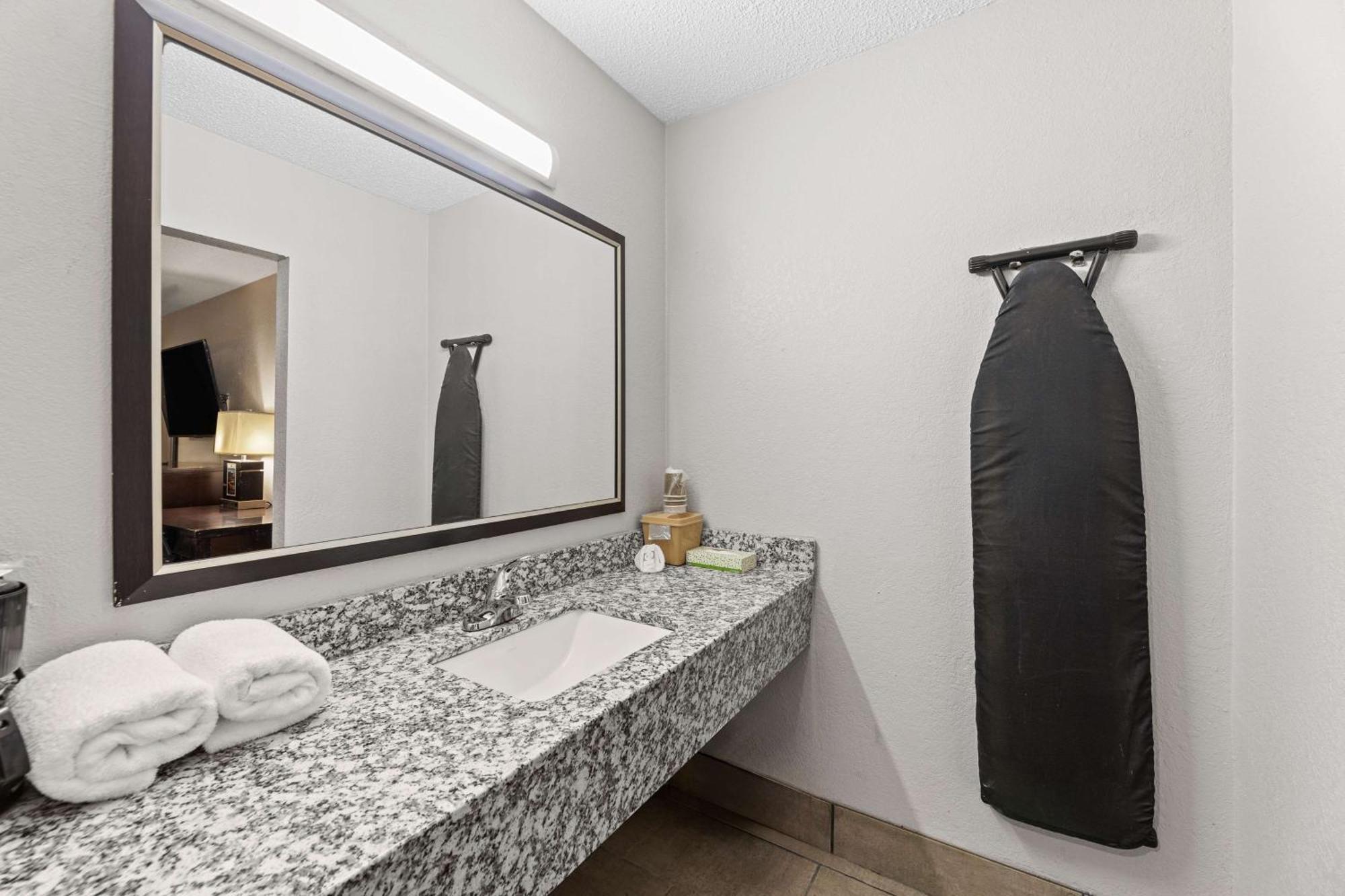 Motel Americas Value Worth/hurst 2*